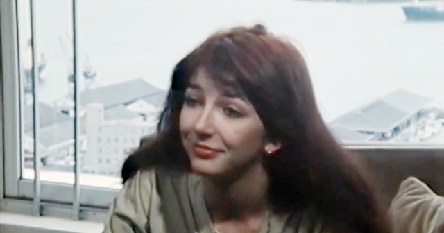 Το Running Up That Hill της Kate Bush γράφει ιστορία φτάνοντας το ένα δισεκατομμύριο streams στο Spotify