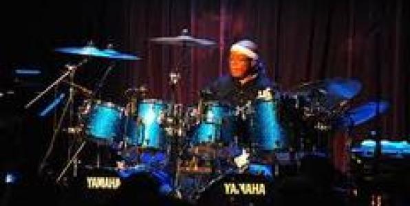 O BILLY COBHAM ΣΤΟ KOSMOS 93,6