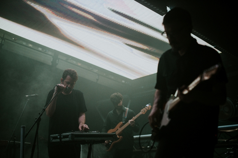 Ο Theodore επιστρέφει στο Oddity Club