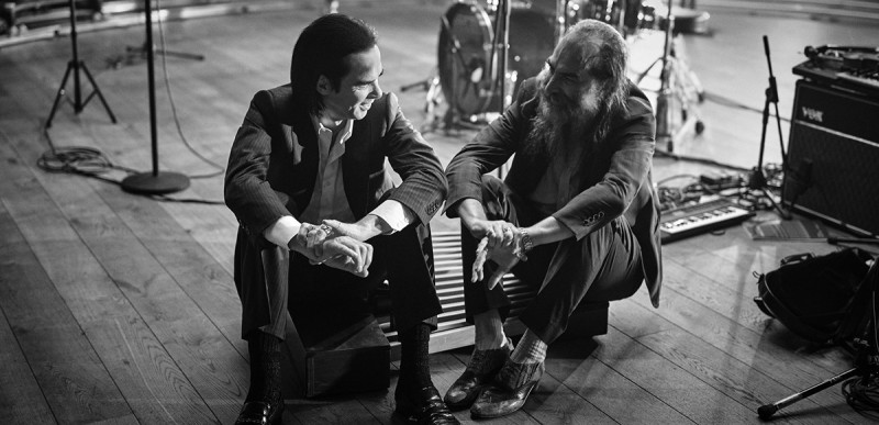 Ο Nick Cave και ο Warren Ellis, στο soundtrack του «Blonde»