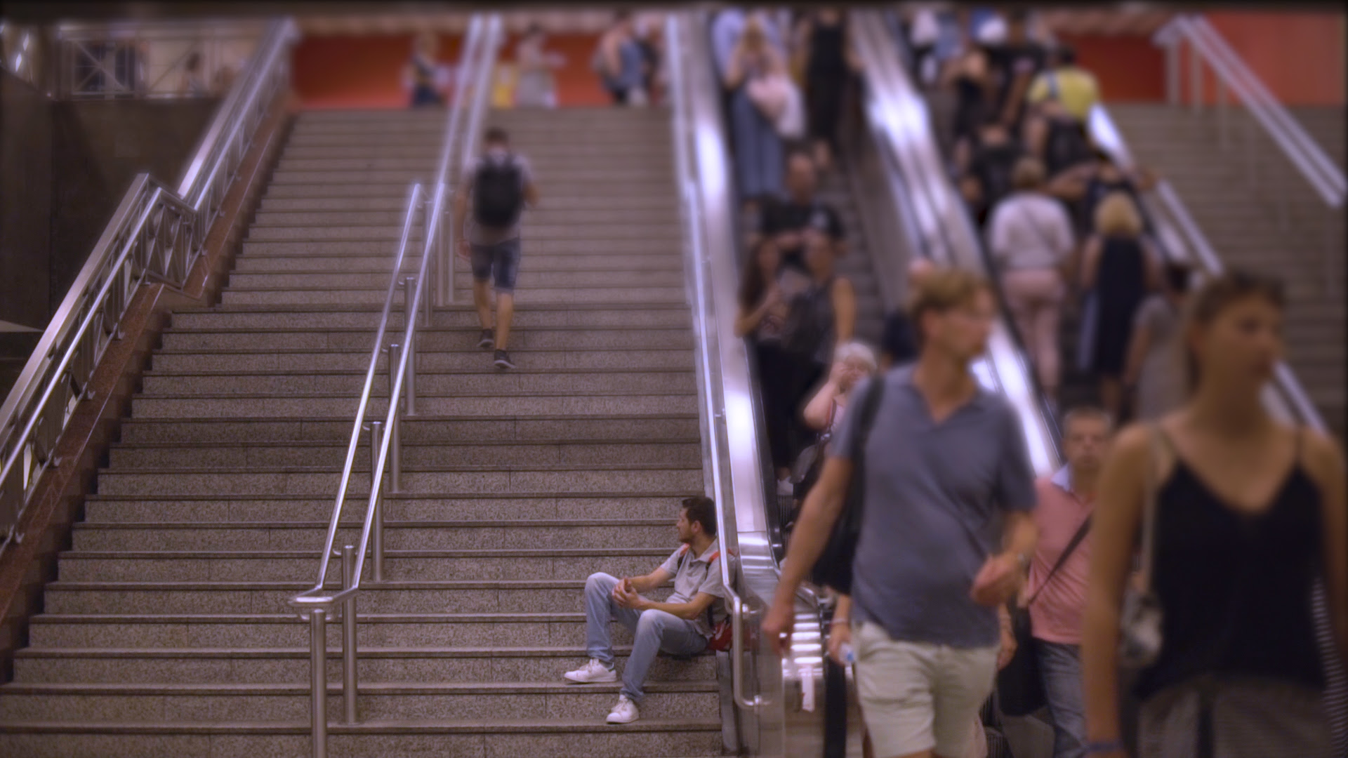Το Αττικό Μετρό «ενηλικιώνεται» μέσα από την κάμερα του Rise