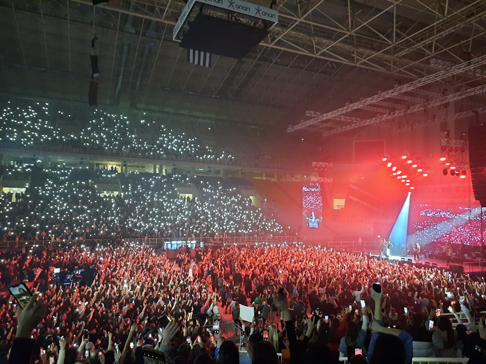 Maluma μπροστά σε 9 χιλιάδες γυναίκες (και, σκάρτα, χίλιους άνδρες)