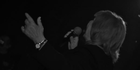 ΕΝΑ PLAYBACK ΣΥΓΚΙΝΗΤΙΚΟ ΑΠΟ ΤΗΝ ΤΖΕΝΗ ΒΑΝΟΥ