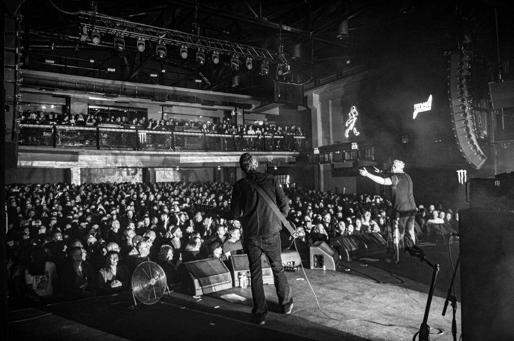 Φωτορεπορτάζ: Όσα έγιναν στη συναυλία των Puressence στο Floyd