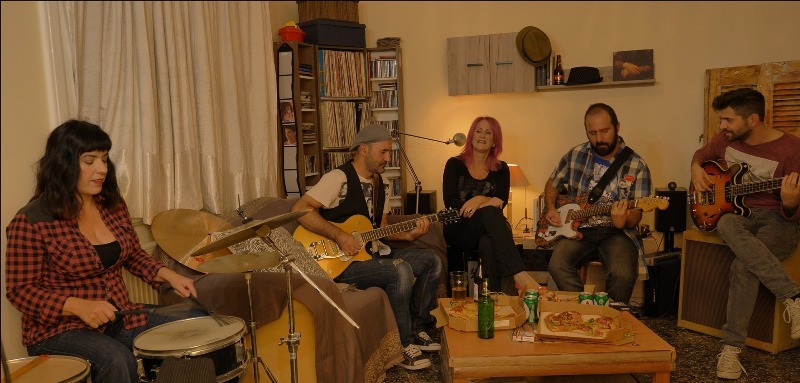 «I don’t need no money», δηλώνουν οι Lazytrains