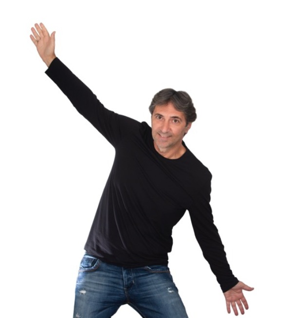 Ο Βαγγέλης Δούβαλης στη μουσική σκηνή Σφίγγα 