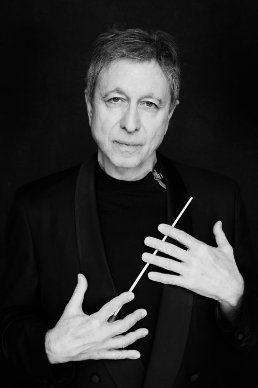 Το χαμόγελο της Τζοκόντας και Όρνιθες στο Ηρώδειο