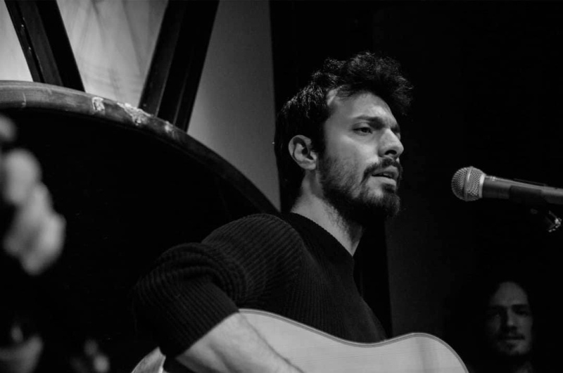 «Στην άκρη της σιωπής»: Το νέο τραγούδι του Μιχάλη Ατσάλη με την Ιουλία Καραπατάκη