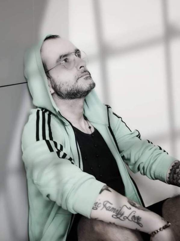 Ο DJ Gio Orf στα decks του Faust