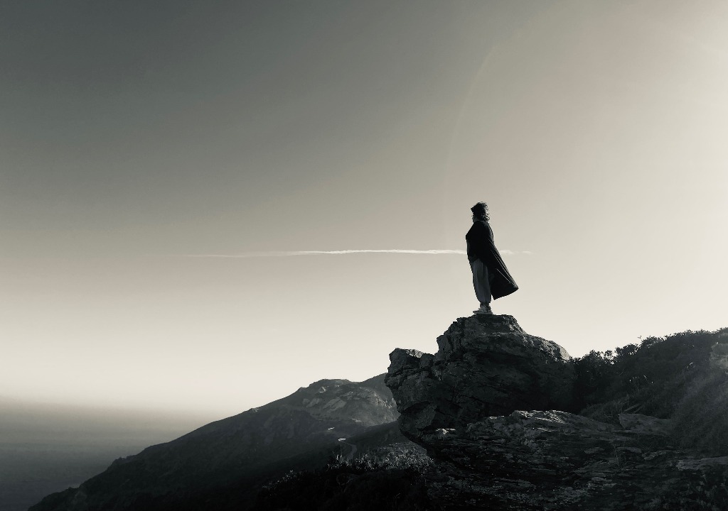 Η Ματούλα Ζαμάνη τραγουδάει ζωντανά στο σκοτάδι