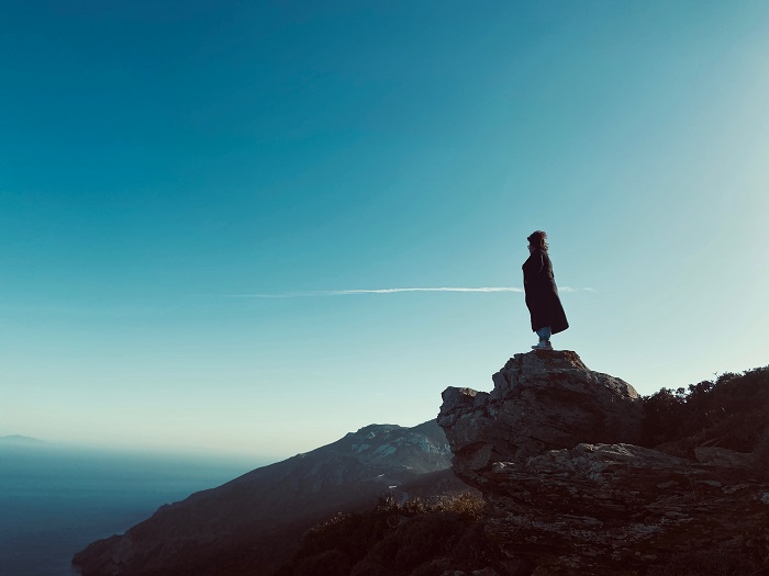 Η Ματούλα Ζαμάνη στο θέατρο Βράχων