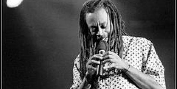 ΣΤΟ ΜΕΓΑΡΟ ΓΙΑ ΤΟΝ BOBBY McFERRIN
