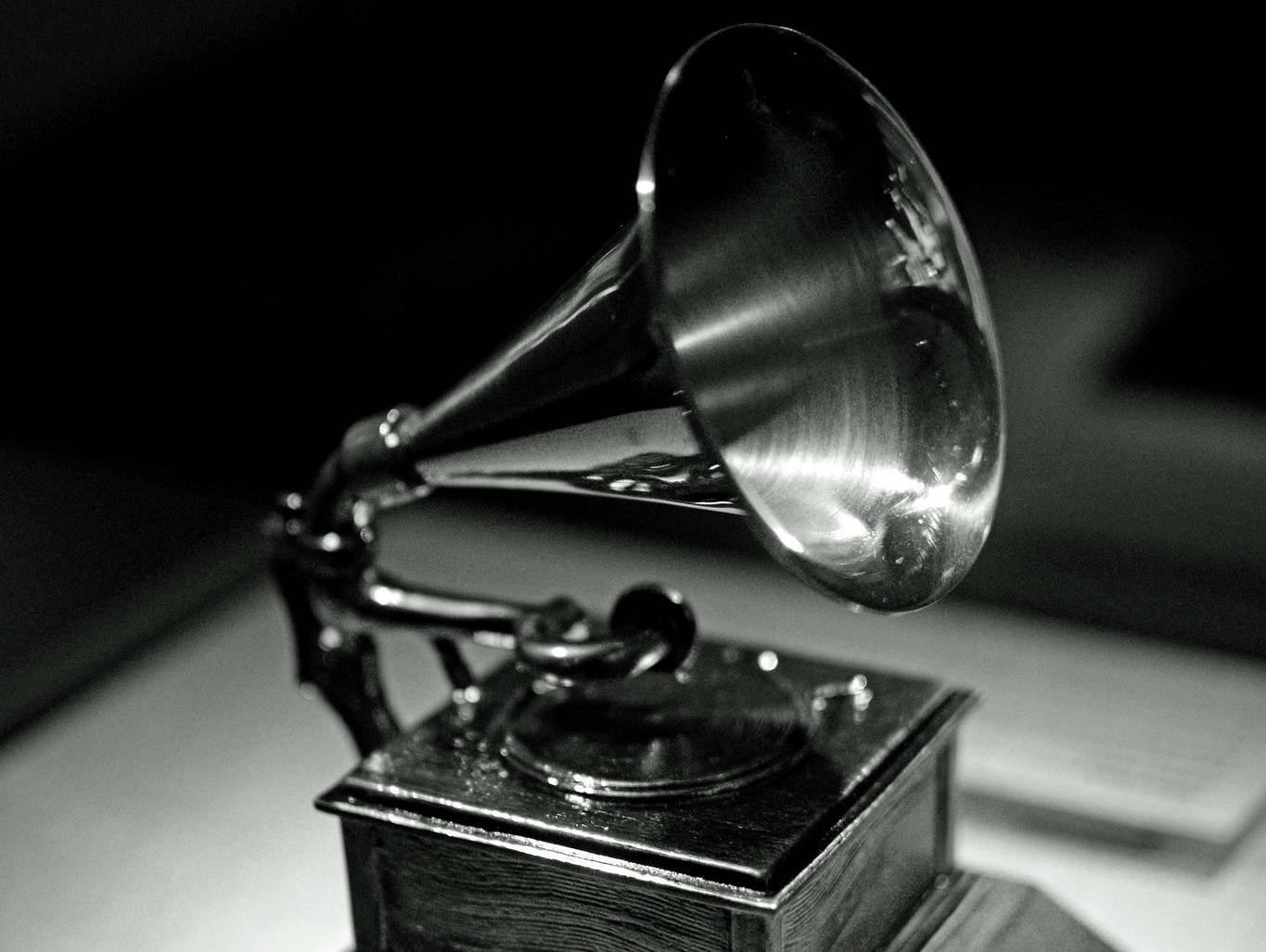 Αυτοί οι καλλιτέχνες θα εμφανιστούν ζωντανά στα Grammy