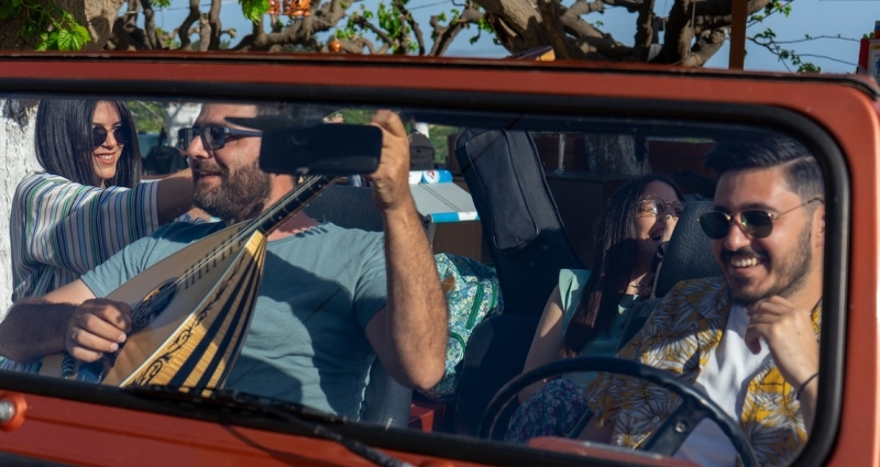 Oι «Topos» μας συστήνονται με το πρώτο τους τραγούδι