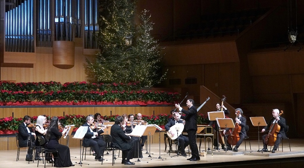 Χριστούγεννα στο Μέγαρο