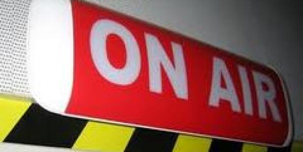 MHN ΠΕΤΑΤΕ ΤΑ ΠΑΠΟΥΤΣΙΑ ΣΑΣ ΣΤΟΝ ΠΡΩΘΥΠΟΥΡΓΟ