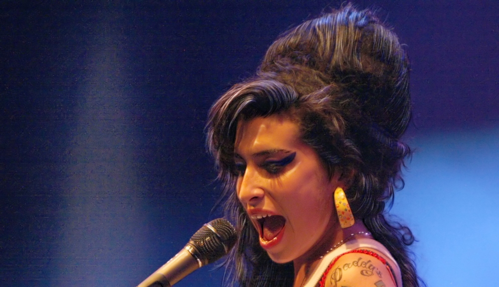 Σε δύο χρόνια θα είναι έτοιμη η ταινία για την Amy Winehouse