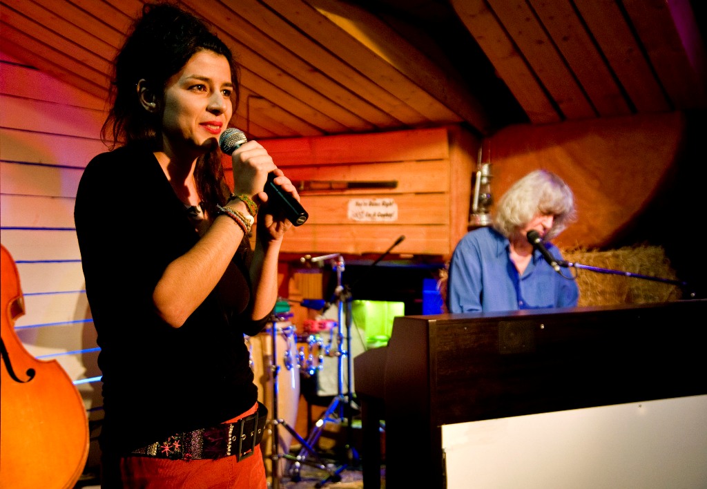 Η Μαρία Κηλαηδόνη ανοίγει ξανά το «Πατάρι» του θεάτρου Μεταξουργείο