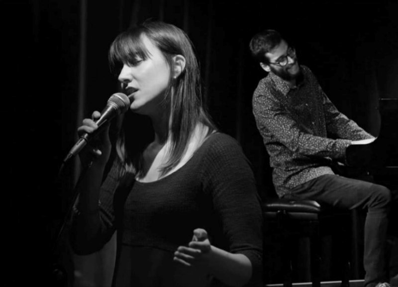 Χριστίνα Ψύχα και Νικόλας Αναδολής στο Jazzét Café 