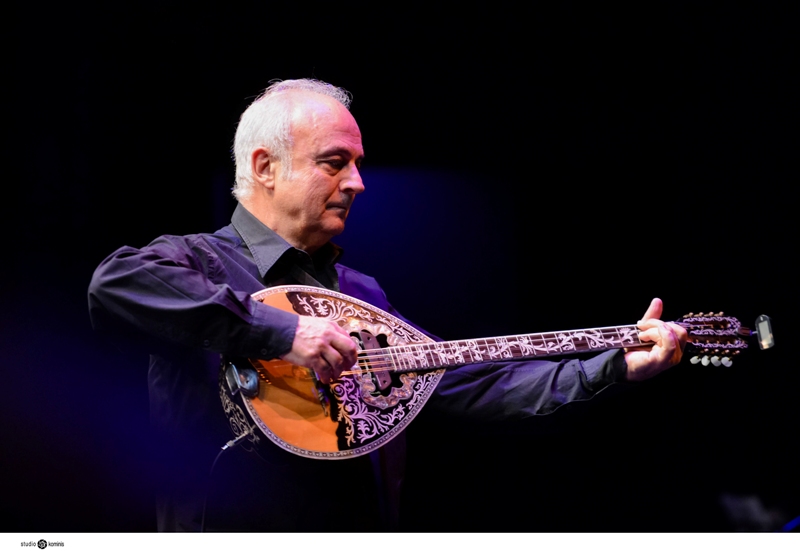 Σάββατα με τον Θανάση Πολυκανδριώτη στις Ρίζες