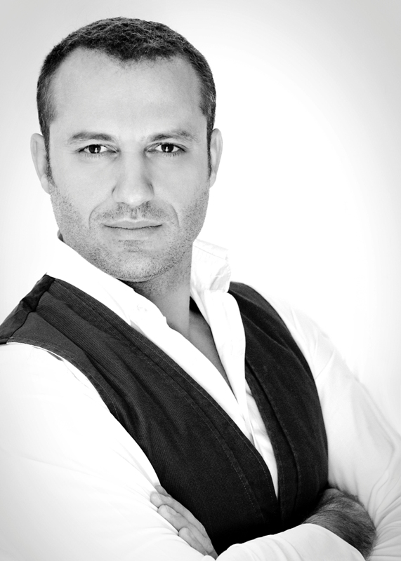 Ο Κώστας Τριανταφυλλίδης στη μουσική σκηνή «Σφίγγα»