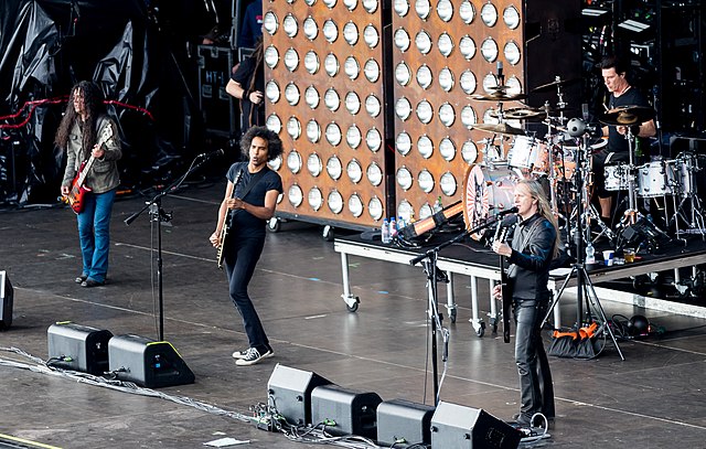 Οι Alice in Chains και οι Pretenders θα συμμετάσχουν στην περιοδεία των Guns N Roses