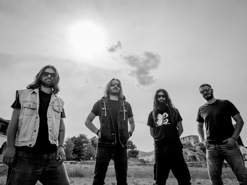 Downtuned κιθάρες και κλαρίνα από τα Ιωάννινα στον Βύρωνα