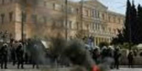 ΤΡΑΓΩΔΙΑ ΜΕ ΤΡΕΙΣ ΝΕΚΡΟΥΣ ΣΤΟ ΚΕΝΤΡΟ ΤΗΣ ΑΘΗΝΑΣ