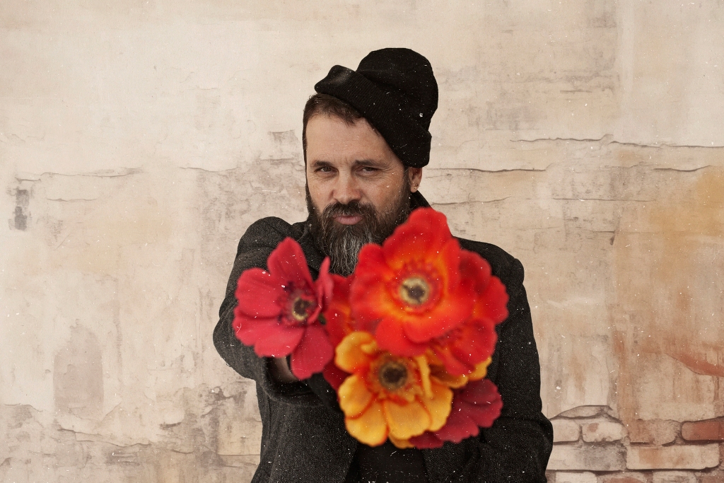 Ο Σπύρος Γραμμένος γιορτάζει τον Άγιο Βαλεντίνο στο Κύτταρο