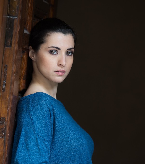 Ο Γιάννης Μπέζος και η Μαριάννα Πολυχρονίδη, σ' ένα αφιέρωμα σε Μ. Αναγνωστάκη, Γ. Θεοδωράκη, Τ. Λειβαδίτη