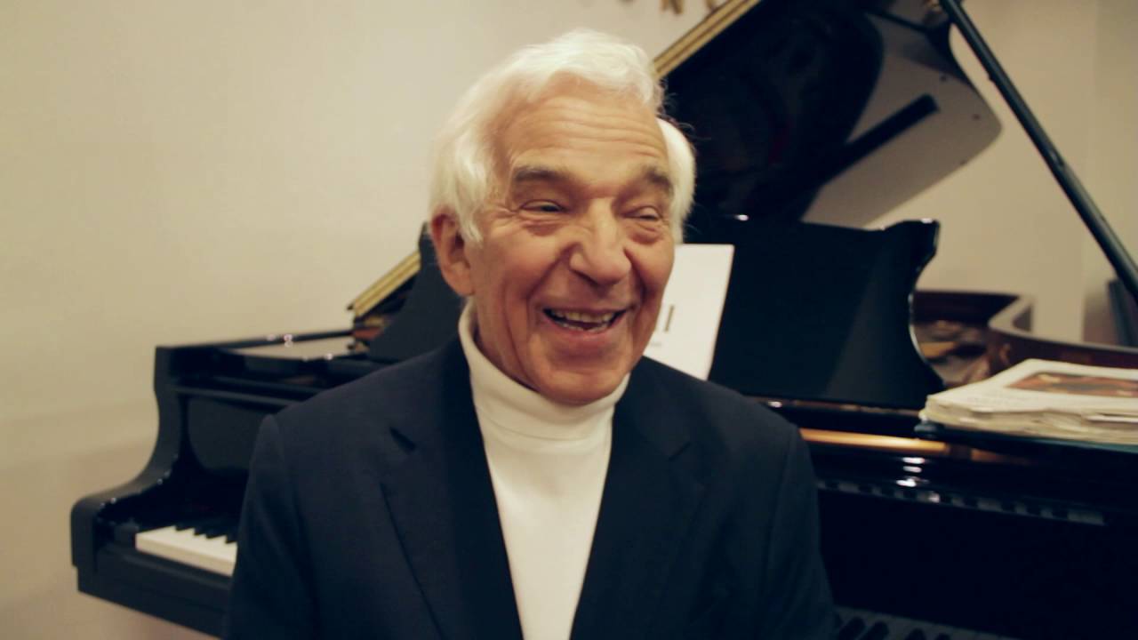 Ο τεράστιος Βλαντίμιρ Ασκενάζι διευθύνει την ΚΟΑ