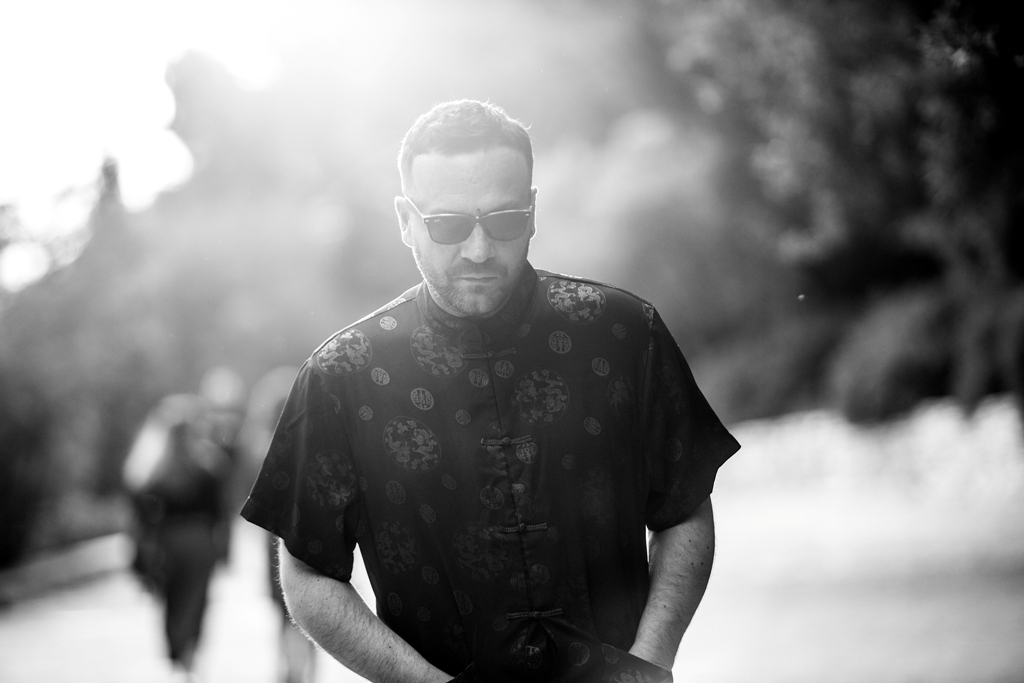 Ο Vassilikos στη Μουσική Σκηνή Σφίγγα