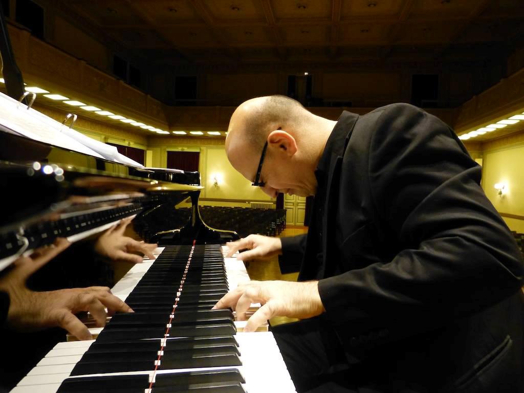 Γιώργος Ψυχογιός «Αυτοσχεδιάζοντας με τις νότες του Μίμη Πλέσσα»