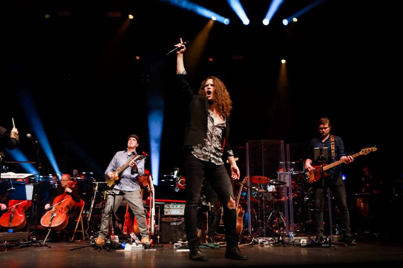 Οι μεγαλύτερες επιτυχίες των Led Zeppelin με ροκ μπάντα και Συμφωνική Ορχήστρα 