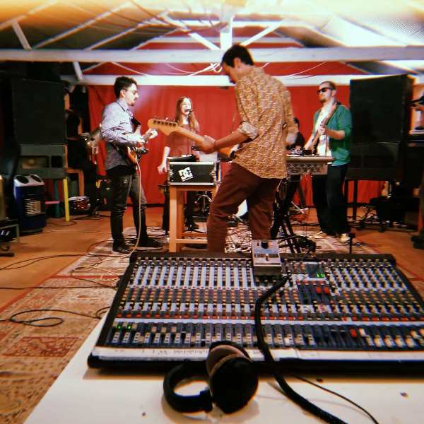 Οι Lemonostifel στην ταράτσα του Gazarte