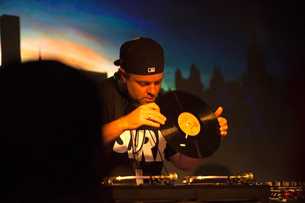 Ο DJ Shadow τον Μάιο στην Αθήνα και στο ADD Festival