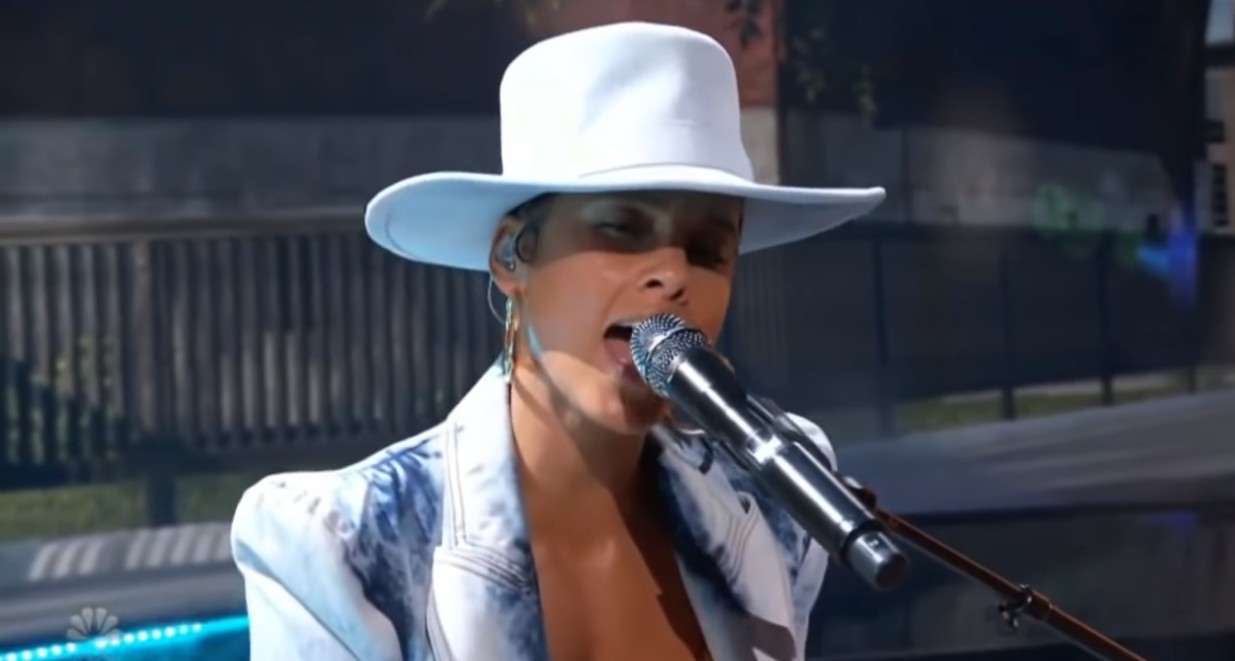 Δείτε όλες τις ζωντανές εμφανίσεις στα 2021 Billboard Music Awards