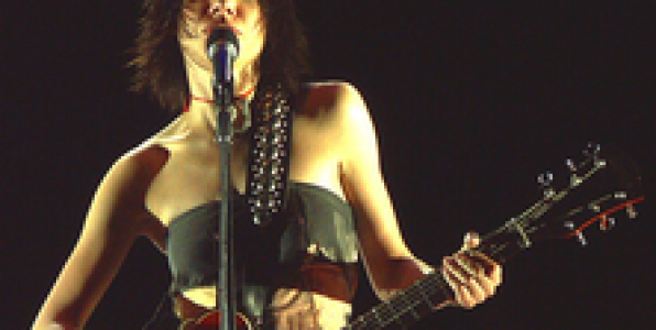 Η PJ HARVEY ΩΣ ΠΟΛΕΜΙΚΗ ΑΝΤΑΠΟΚΡΙΤΡΙΑ