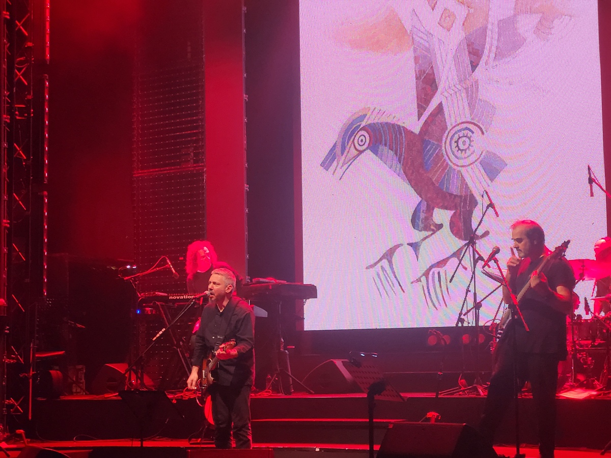 Πήγαμε – Είδαμε Αλκίνοος Ιωαννίδης στο Vox 