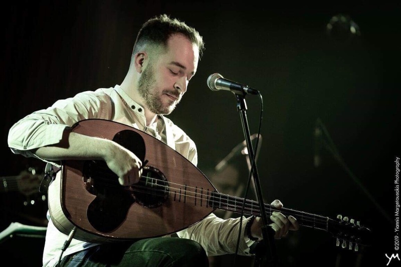 Ένας νέος τραγουδοποιός στο Μουσικό Κουτί