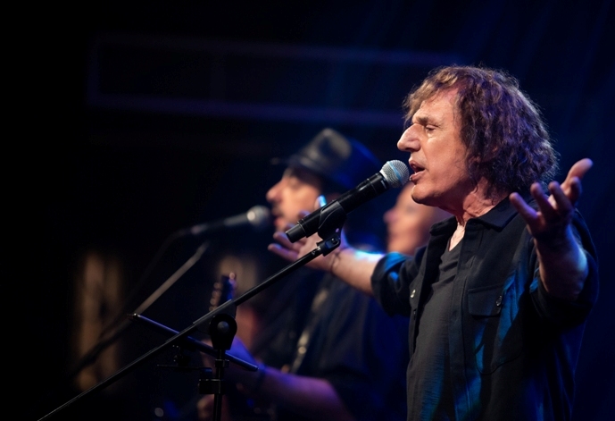 Θέλετε να δείτε την συναυλία του Βασίλη Παπακωνσταντίνου;