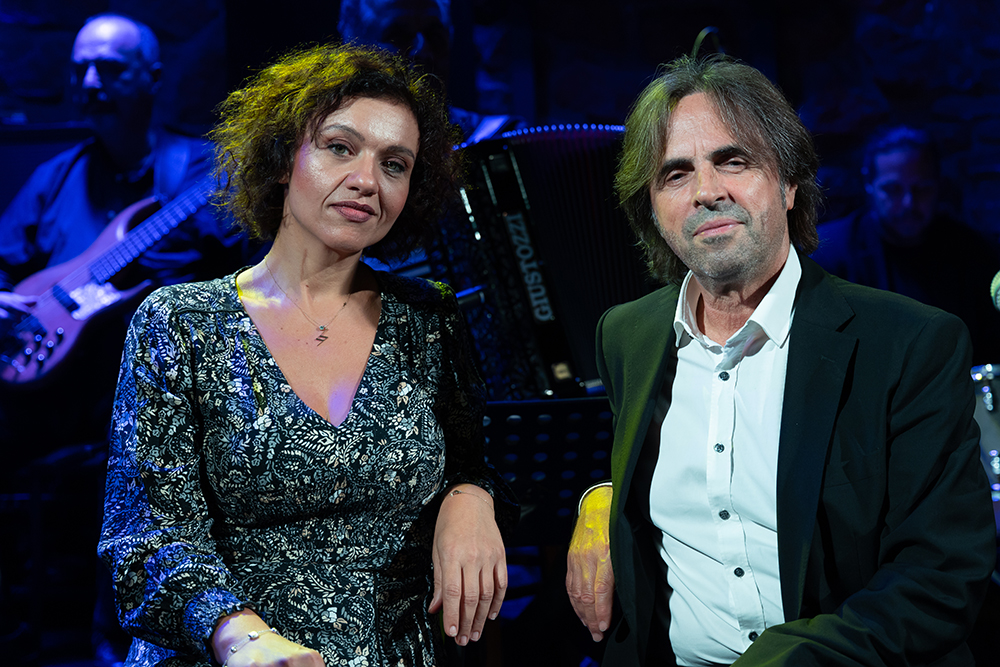 «Καζαντζίδης, Μοσχολιού : Η λαϊκή τους ιστορία»: Με τον Βασίλη Λέκκα και την Ιωάννα Εμμανουήλ