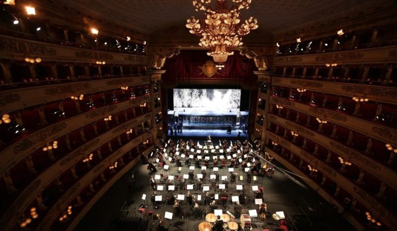 Η Σκάλα του Μιλάνου στο Christmas Theater on line