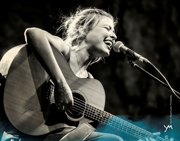 Η Ιουλία Καραπατάκη στην κεντρική σκηνή του Σταυρού του Νότου