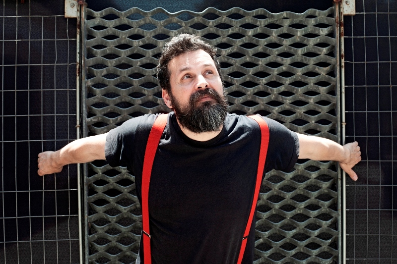 Ο Σπύρος Γραμμένος στη μουσική σκηνή του Ορφέα στην Κυψέλη