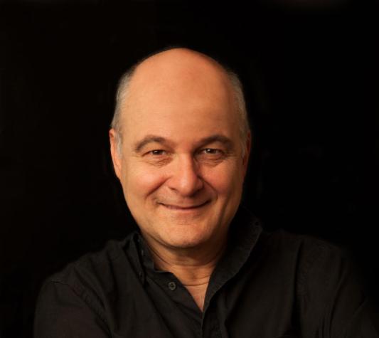 Ο Κώστας Θωμαΐδης σε Πλανόδιες Μουσικές