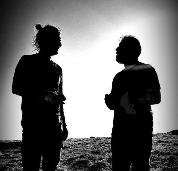 Ο Γιώργος και ο Νίκος Στρατάκης για ένα ακόμα live στο Σταυρό του Νότου