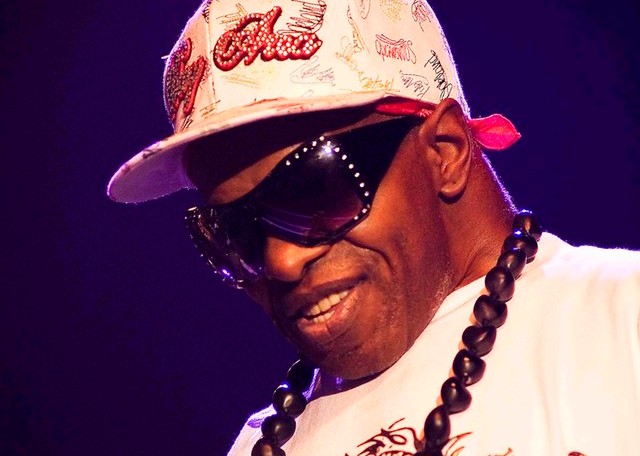 Ο Sly Stone, 80 ετών πλέον, θα εκδώσει τα απομνημονεύματά του