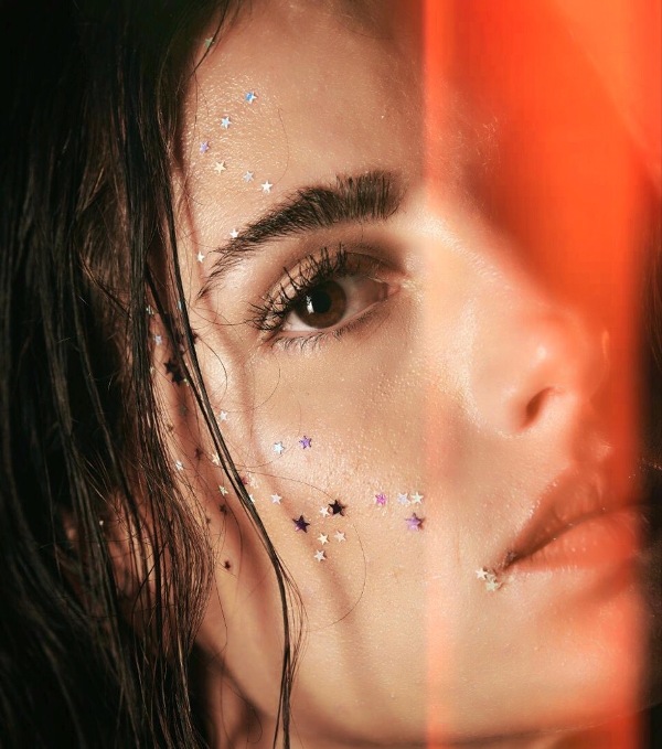 Η Παυλίνα Βουλγαράκη απεχθάνεται τα στερεότυπα, την ηθικολογία και τους ξερόλες