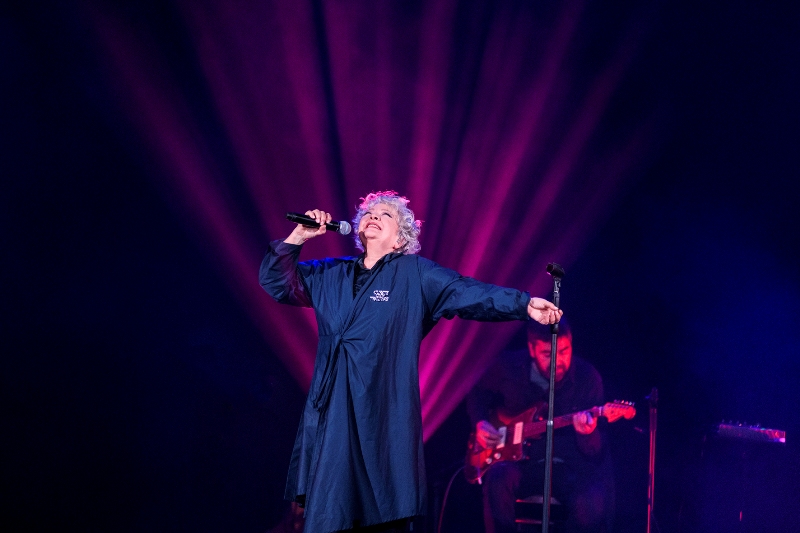 Το μαγικό κουτί της Τάνιας Τσανακλίδου «ανοίγει» και το καλοκαίρι